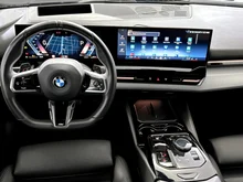 BMW 5xx 5 Touring 520 d xDrive M Sport in hellgrün- metallic