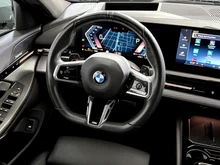 BMW 5xx 5 Touring 520 d xDrive M Sport in hellgrün- metallic