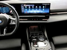 BMW 5xx 5 Touring 520 d xDrive M Sport in hellgrün- metallic
