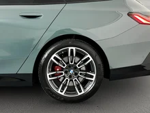 BMW 5xx 5 Touring 520 d xDrive M Sport in hellgrün- metallic