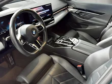 BMW 5xx 5 Touring 520 d xDrive M Sport in hellgrün- metallic