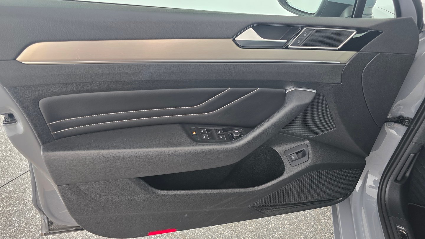 VW Passat Variant Elegance TDI DSG | Bild 10 von 25