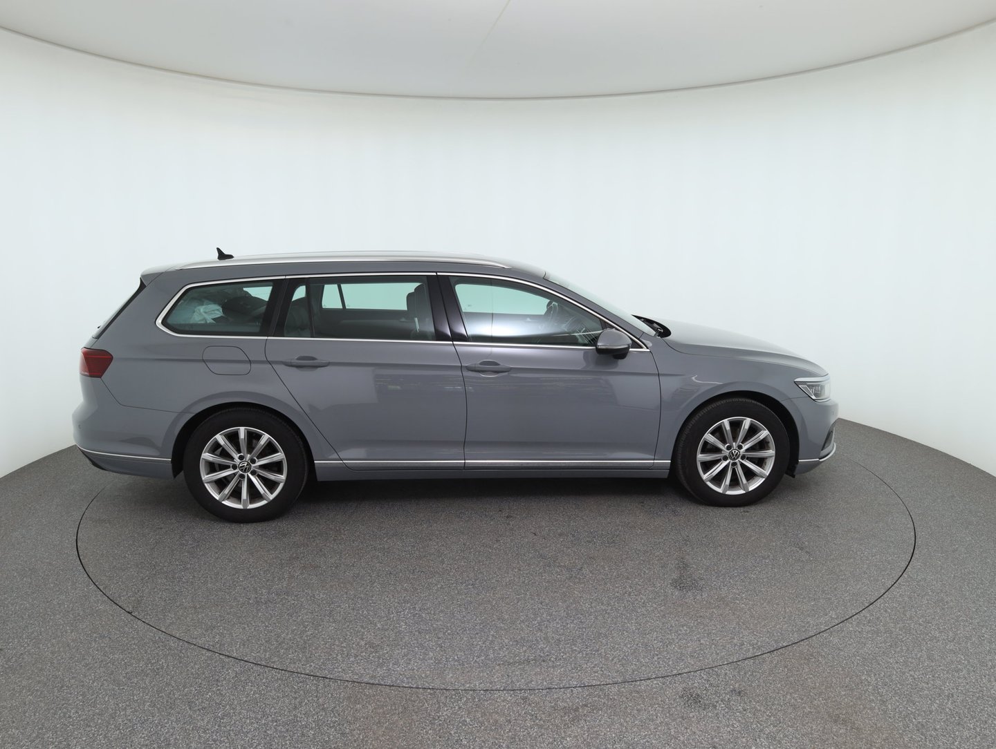 VW Passat Variant Elegance TDI DSG | Bild 4 von 25