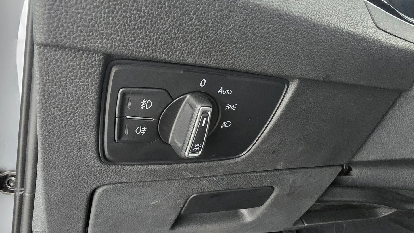 VW Passat Variant Elegance TDI DSG | Bild 11 von 25