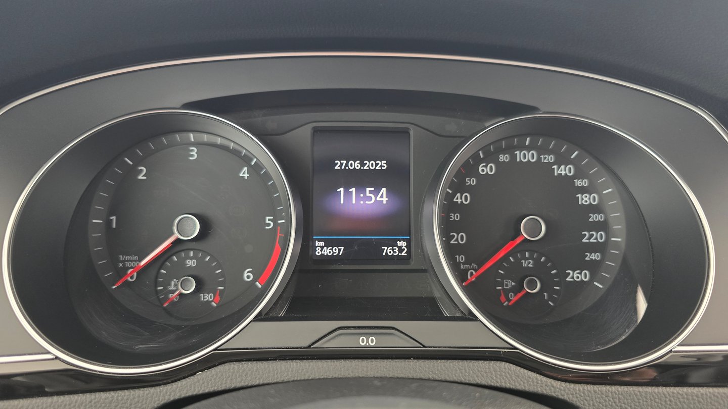 VW Passat Variant Elegance TDI DSG | Bild 14 von 25