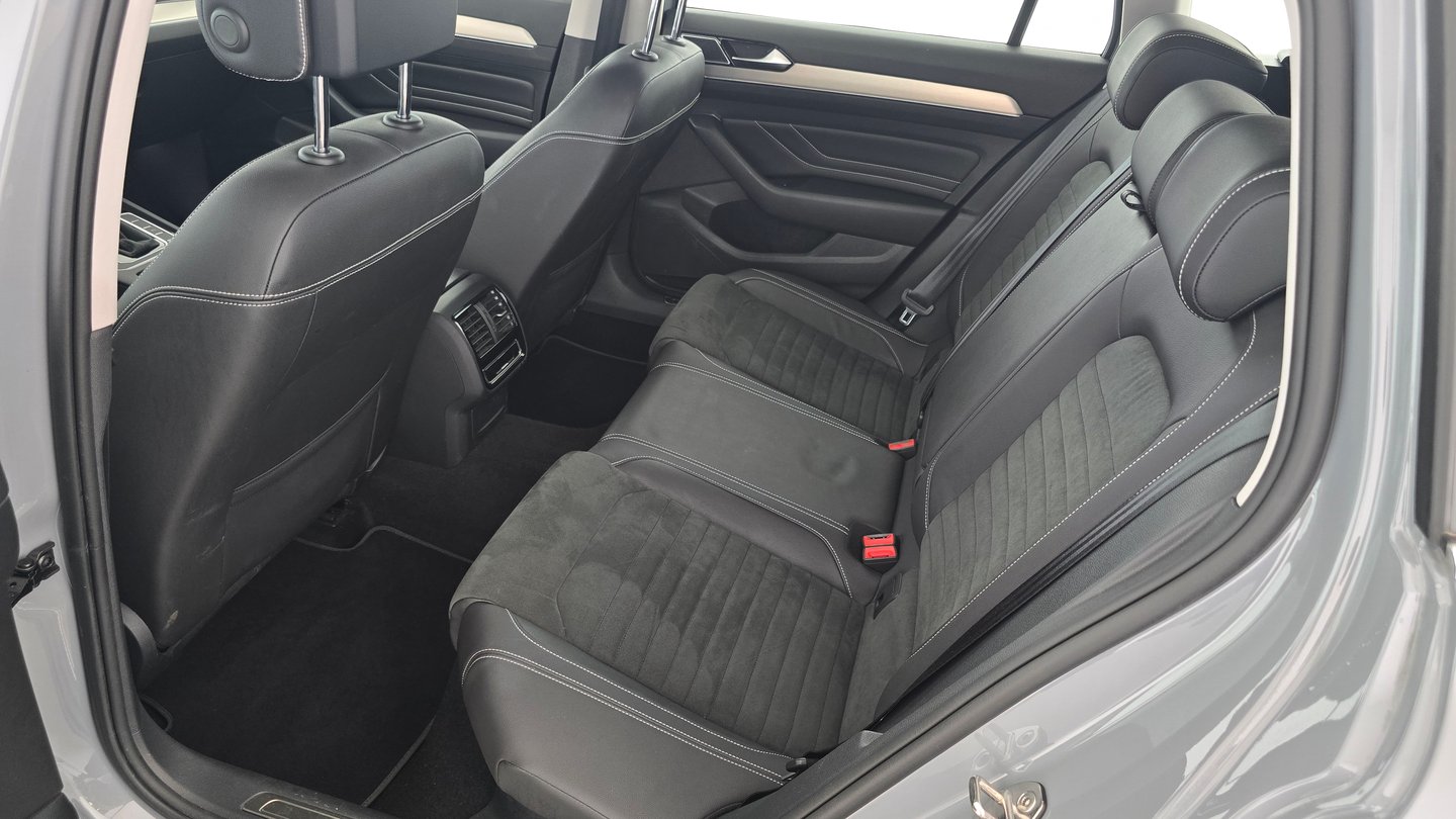 VW Passat Variant Elegance TDI DSG | Bild 22 von 25