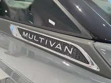 VW Multivan Edition eHybrid 180 kW 4MOTION in J22T Puregrey/Dach Deepblack