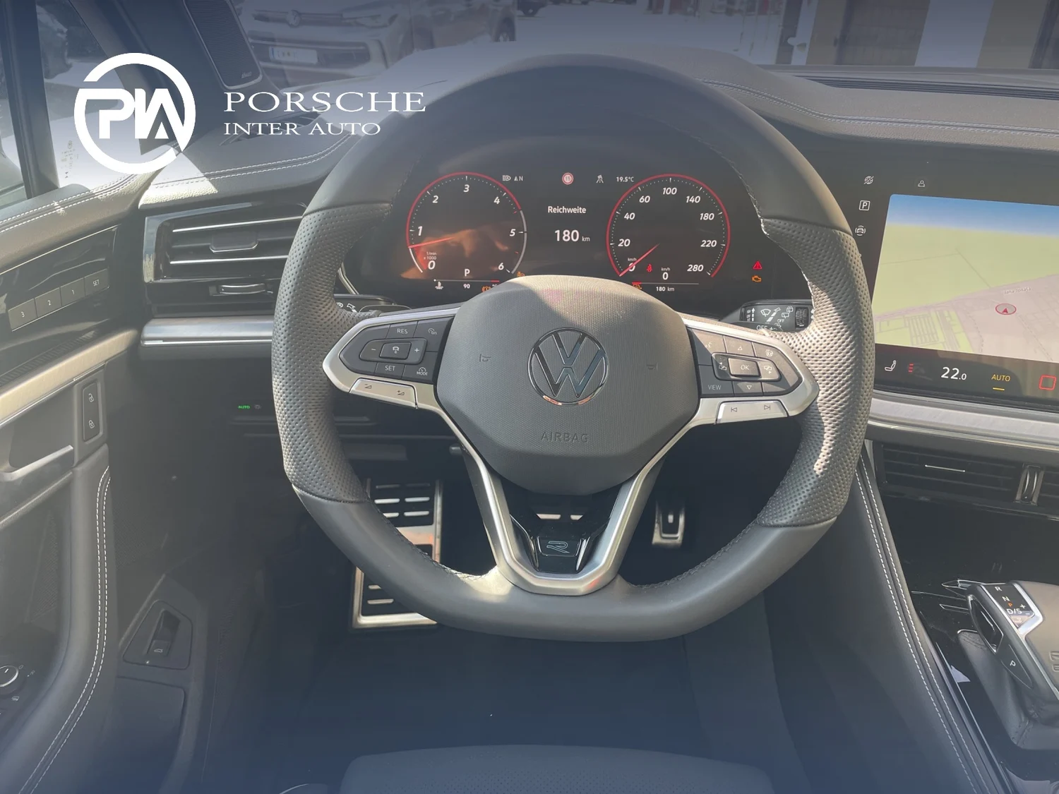 Bild eines VW Touareg R-Line TDI 4M. Final Edition
