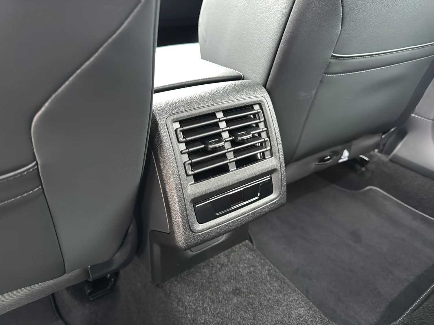 Bild eines Golf Variant Business mHeV DSG