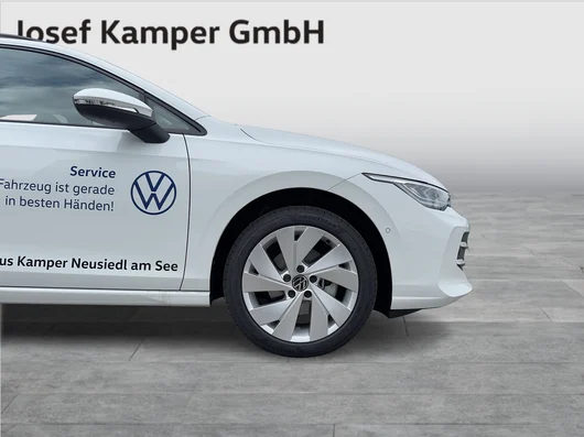 Bild eines Golf Variant Business mHeV DSG