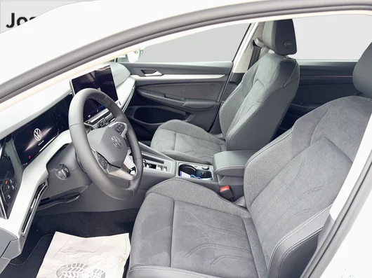 Bild eines Golf Variant Business mHeV DSG
