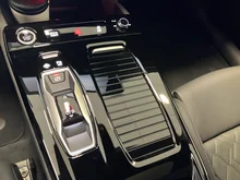 Audi A6 Sportback e-tron quattro in Mythosschwarz Metallic