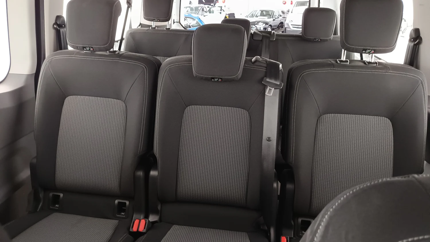 Bild eines VW Transporter Kombi TDI