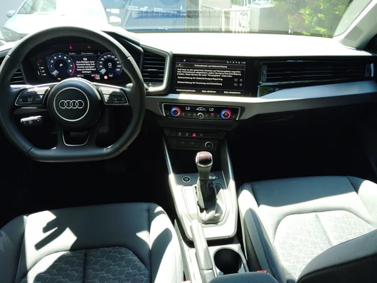 Bild eines Audi A1 allstreet 30 TFSI intense