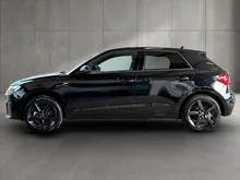Audi A1 Sportback 30 TFSI intense in Mythosschwarz Metallic