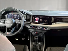Audi A1 Sportback 30 TFSI intense in Mythosschwarz Metallic