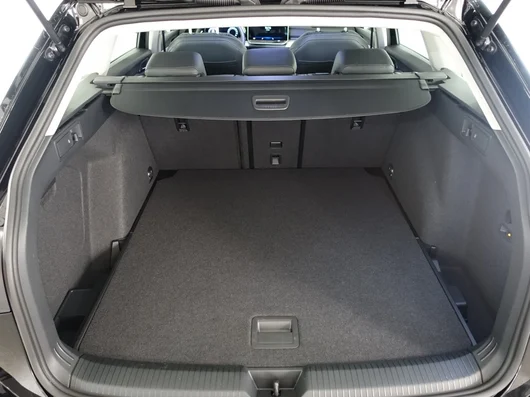 Bild eines VW Golf Variant Business mHeV DSG