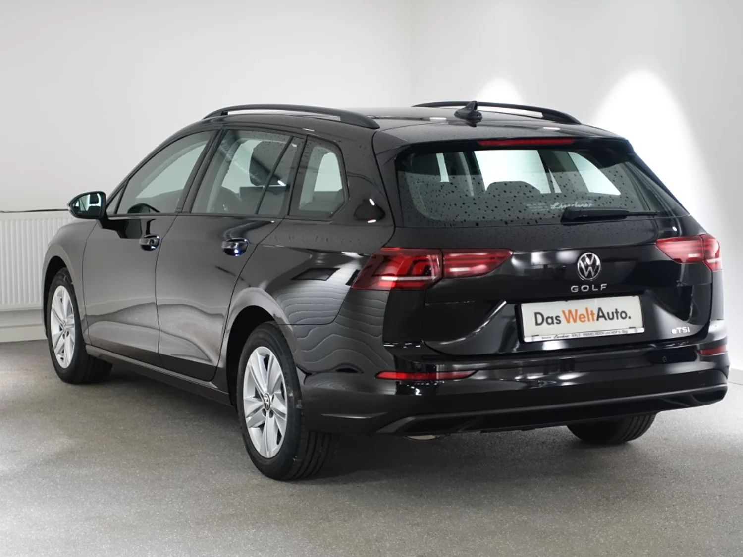 Bild eines VW Golf Variant Business mHeV DSG