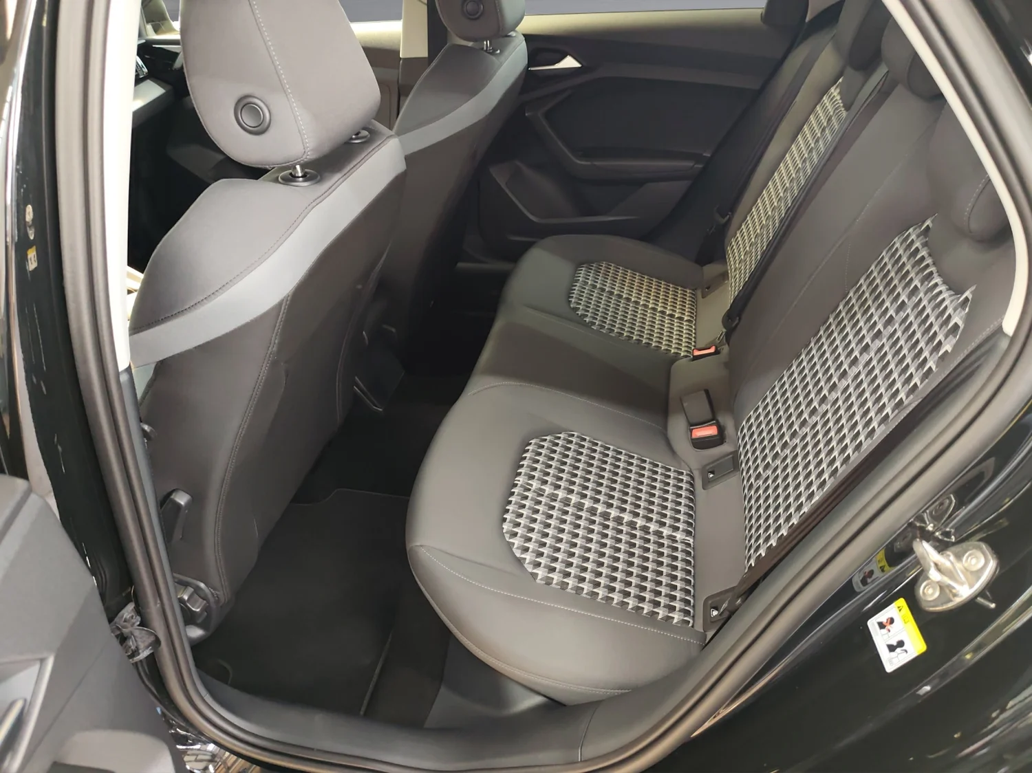 Bild eines Audi A1 allstreet 30 TFSI