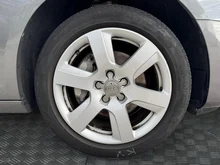 Audi A4 Avant 40 TDI quattro in Terragrau Metallic