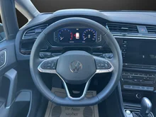 VW Touran R-Line TSI DSG in Grenadillschwarz Metallic