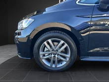 VW Touran R-Line TSI DSG in Grenadillschwarz Metallic