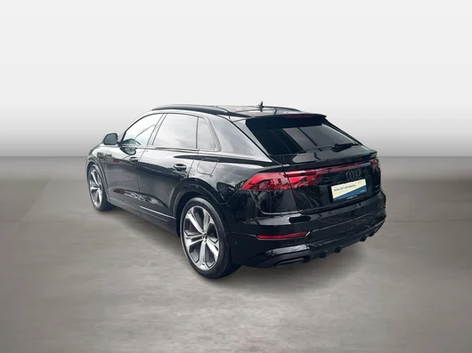 Bild eines Audi Q8 e-hybrid quattro 360 kW