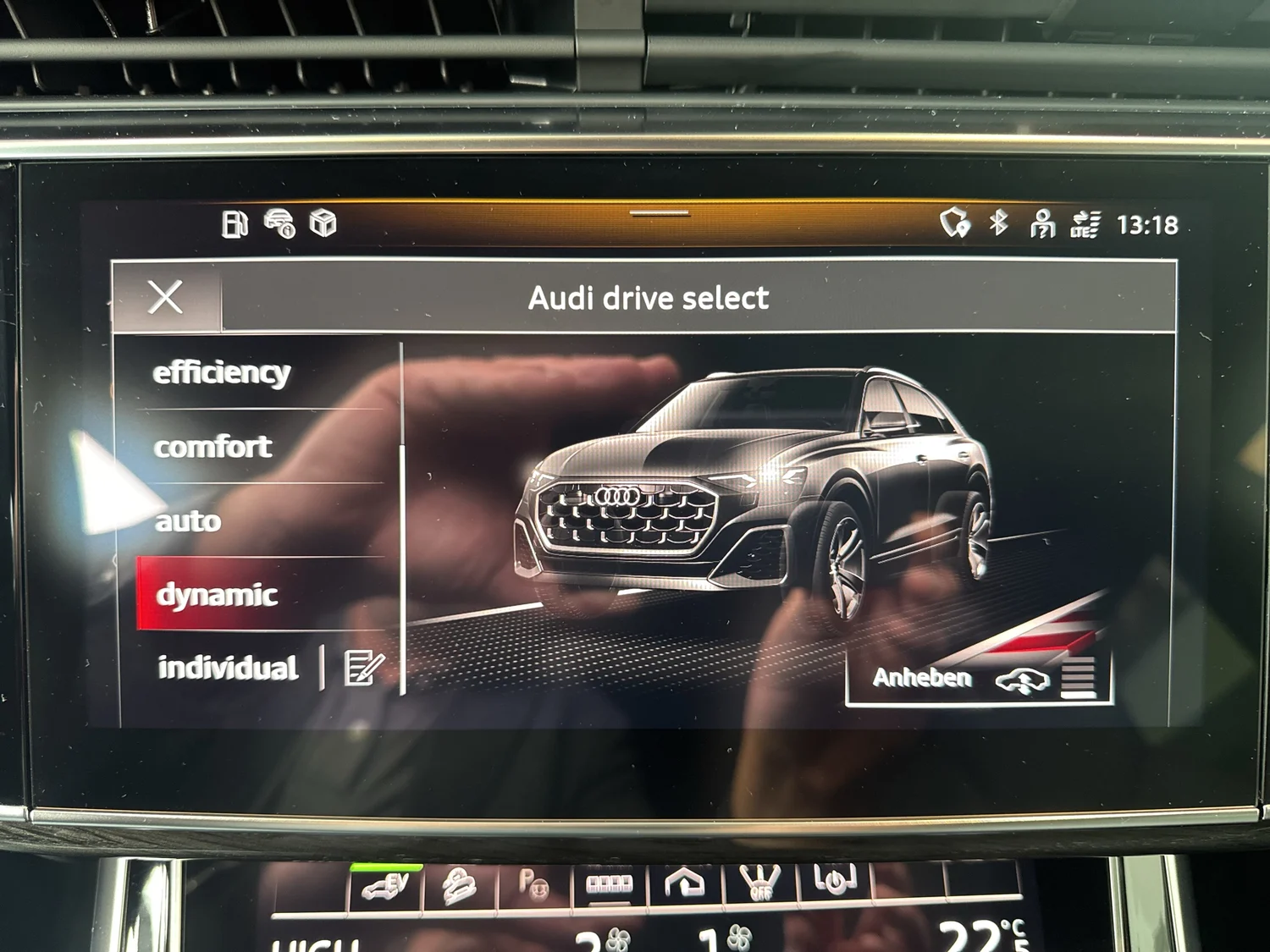 Bild eines Audi Q8 e-hybrid quattro 360 kW