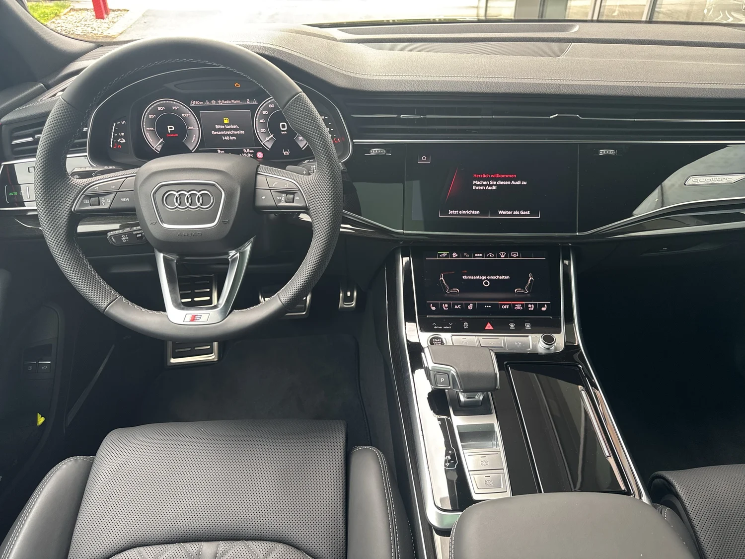 Bild eines Audi Q8 e-hybrid quattro 360 kW