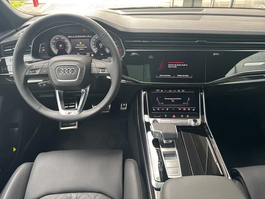 Bild eines Audi Q8 e-hybrid quattro 360 kW