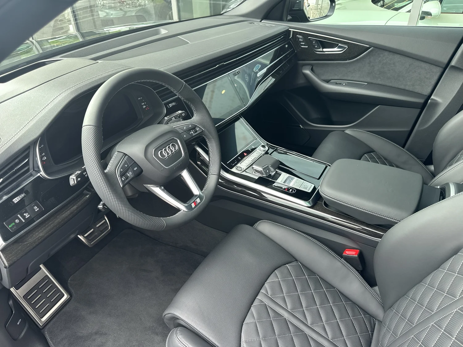 Bild eines Audi Q8 e-hybrid quattro 360 kW