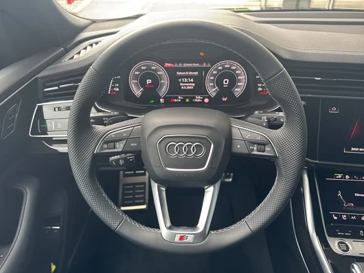 Bild eines Audi Q8 e-hybrid quattro 360 kW