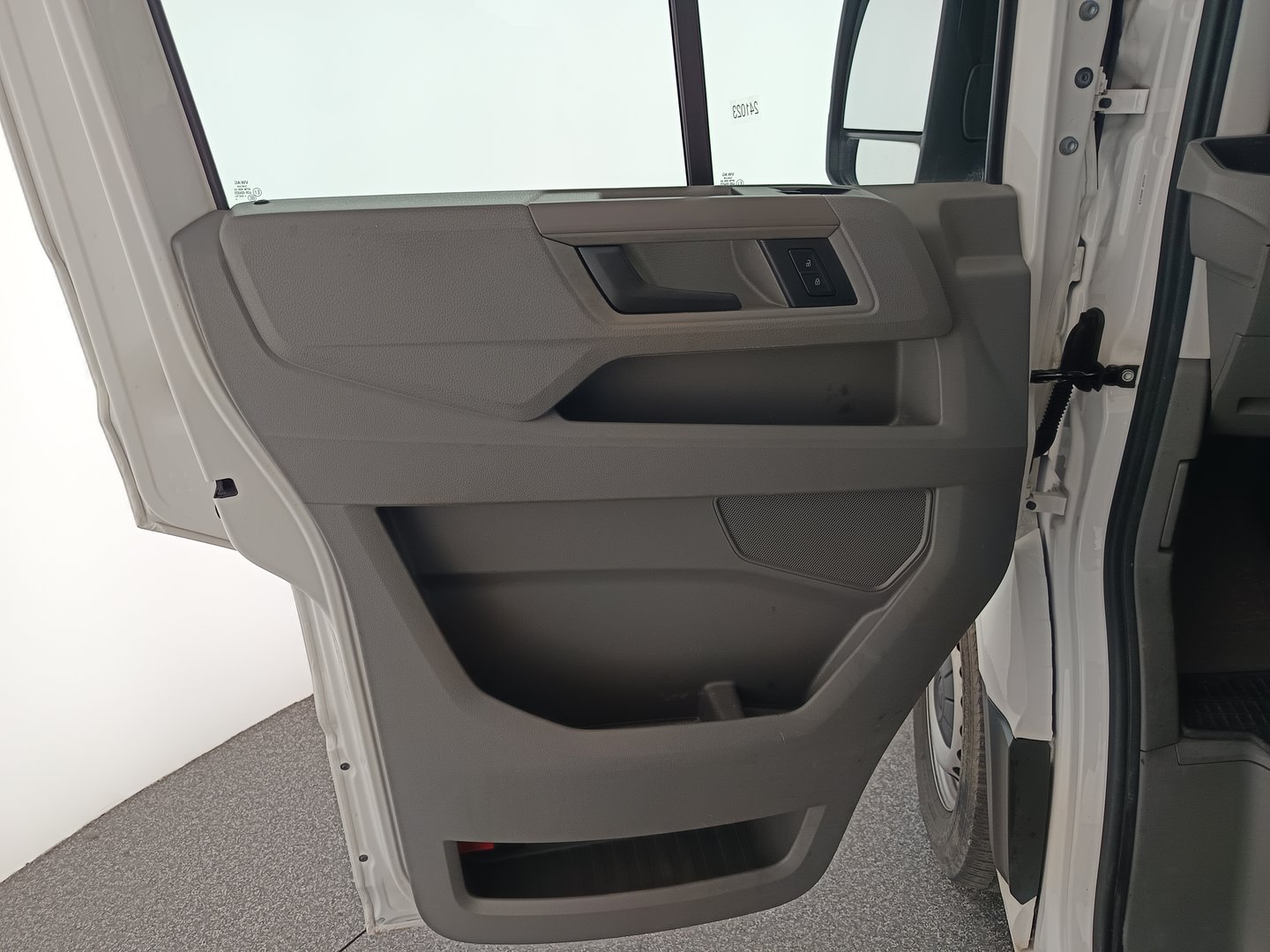 VW Crafter 35 Kasten L3H3 TDI Heck Single | Bild 8 von 19