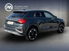 Audi Q2 35 TFSI advanced in MANHATTANGRAU METALLIC