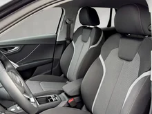 Audi Q2 35 TFSI advanced in MANHATTANGRAU METALLIC
