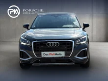 Audi Q2 35 TFSI advanced in MANHATTANGRAU METALLIC