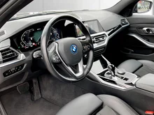 BMW 3xx 320e PHEV Touring Aut. in schwarz - normal