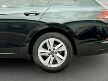 VW Golf Variant Life TDI in Deep Black Perleffekt