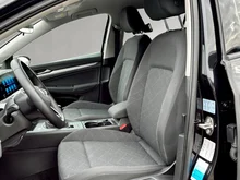 VW Golf Variant Life TDI in Deep Black Perleffekt