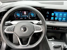 VW Golf Variant Life TDI in Deep Black Perleffekt