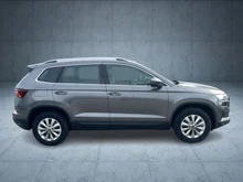Škoda Karoq Selection TDI DSG in Graphit-Grau Metallic
