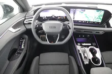 Audi A6 Avant e-hybrid quattro 220 kW in Daytonagrau Perleffekt