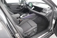 Audi A6 Avant e-hybrid quattro 220 kW in Daytonagrau Perleffekt