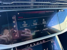 Audi Q8 e-hybrid quattro 360 kW in Mythosschwarz Metallic