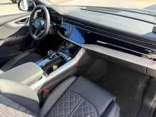 Audi Q8 e-hybrid quattro 360 kW in Mythosschwarz Metallic