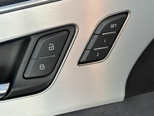 Audi Q8 e-hybrid quattro 360 kW in Mythosschwarz Metallic