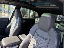 Audi Q8 e-hybrid quattro 360 kW in Mythosschwarz Metallic