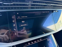 Audi Q8 e-hybrid quattro 360 kW in Mythosschwarz Metallic