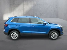 Škoda Karoq 4x4 Selection TDI DSG in Race-Blau Metallic