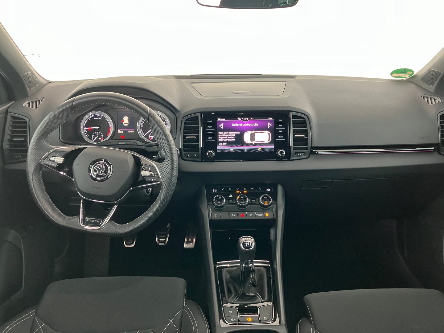 Škoda KAROQ SPORTLINE TDI | Bild 6 von 18